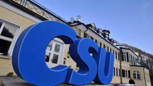 CSU will nationalen Parlamenten Veto-Recht gegen EU geben