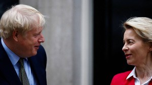 Boris Johnson und Ursula von der Leyen wollen reden