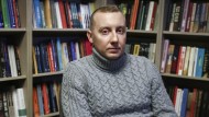 Vom Kunstraum zur Folterkammer: Stanislaw Assejews erschütternder Gefängnisbericht „Heller Weg, Donezk“