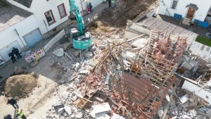Haus in Ingelheim stürzt nach Explosion ein