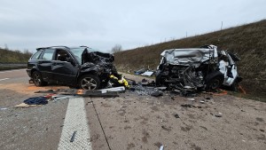 Drei Tote bei Unfall mit Falschfahrer auf A38