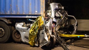 Vier Tote bei schwerem Lkw-Unfall auf  A1