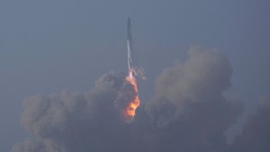 Starship-Rakete vier Minuten nach Start  explodiert