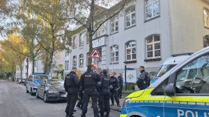 Erfurter Rathaus abgesperrt – sechs Schulen in Süddeutschland geräumt
