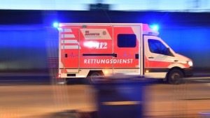 Fünf junge Menschen bei Autounfall nahe Karlsruhe tödlich verunglückt