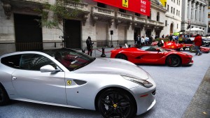 Ferraris oder Handtaschen sorgen an der Börse für Rendite