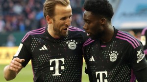 FC Bayern bleibt im Rennen