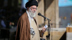 Irans Religionsführer kündigt nach Anschlag „harte Antwort“ an