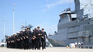 Odyssee für neues Schiff der Deutschen Marine endet