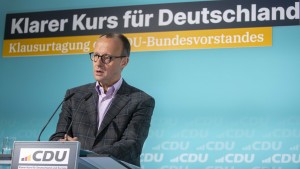 Auf der Suche nach der Balance zwischen Merz- und Merkel-CDU