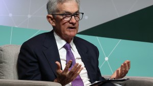 Powell sieht Fed auf dem Weg zur Zinswende