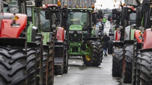 Brüssel schafft Umweltauflagen für Landwirte ab