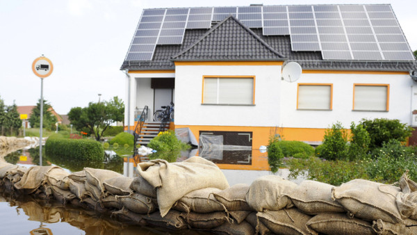 Trotz Solardach haben es die Folgen des Klimawandels nach Deutschland geschafft.