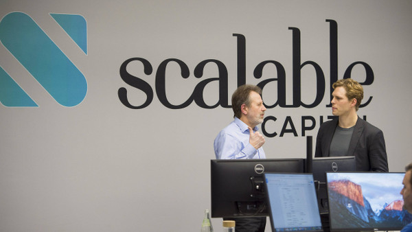 Erik Podzuweit und Stefan Mittnik (links), zwei der drei Gründer von Scalable Capital