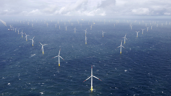 In der Nordsee wurden in den letzten Jahren einige Windparks errichtet, wie dieser nördlich von Helgoland liegende Park.