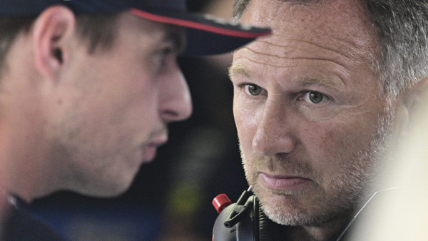 Wirbel um den Weltmeister: Red-Bull-Teamchef Christian Horner mit Max Verstappen.
