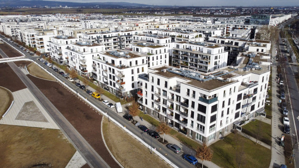 Neubaugebiet Frankfurt-Riedberg: Hier kostete eine Eigentumswohnung 2023 im Schnitt 6500 Euro pro Quadratmeter, Tendenz fallend.