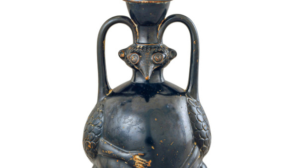 Hebt mal den großen komischen Vogel: Die New Yorker Vase ist vielleicht dem Kostüm der Choristen in den „Vögeln“ des Aristophanes nachgebildet.