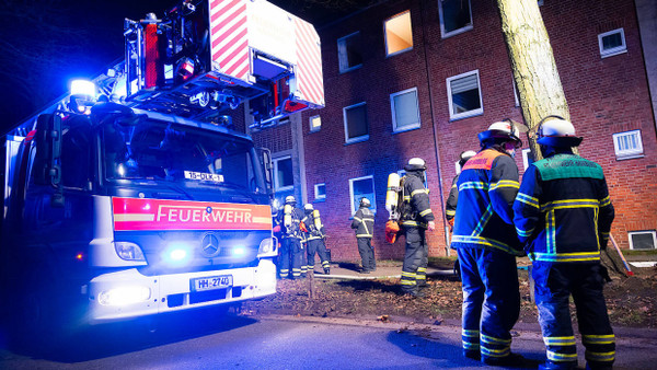 Feuerwehren und Rettungsdienste arbeiten stets zusammen, die richtigen Strukturen sind für eine gelungene Kommunikation allerdings wichtig.