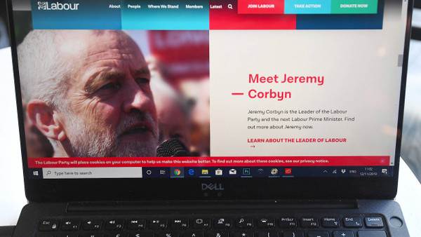 Die Homepage der britischen Labour-Partei auf dem Bildschirm eines Laptops