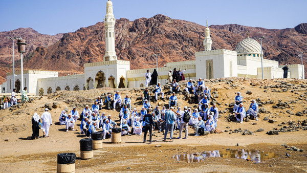 Zehntausende Pilger kommen nach Medina.