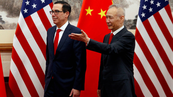 Chinas Vize-Premierminister Liu He und der amerikanische Finanzminister Steven Mnuchin bei ihrem letzten Treffen am 1. Mai in Peking