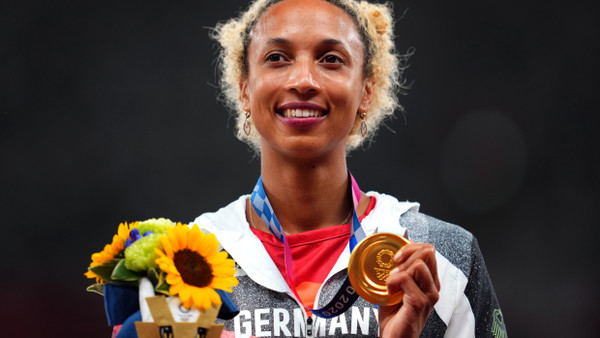 Die deutsche Leichathletin Malaika Mihambo gewinnt in Tokio olympisches Gold im Weitsprung.