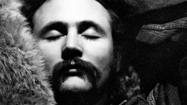 „Now the strangest thing I’ve seen / was a t-shirt turning green“. David Crosby (1941 bis 2023)