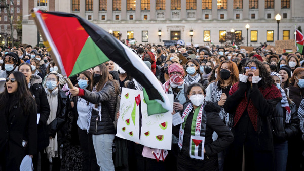 Aufgeheizte Gemüter:
  Propalästinensische Demonstration an der Columbia im Oktober