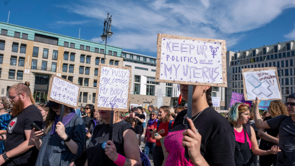 Demonstration von Abtreibungsbefürworterinnen im September 2023 in Berlin