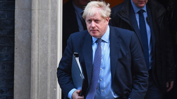 Boris Johnson, Premierminister von Großbritannien, verlässt die 10 Downing Street.