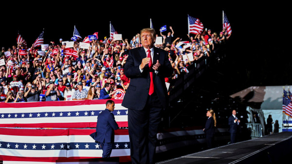 Wahlkampf-Rallys hielt Donald Trump auch gerne ab, als er schon Präsident war.