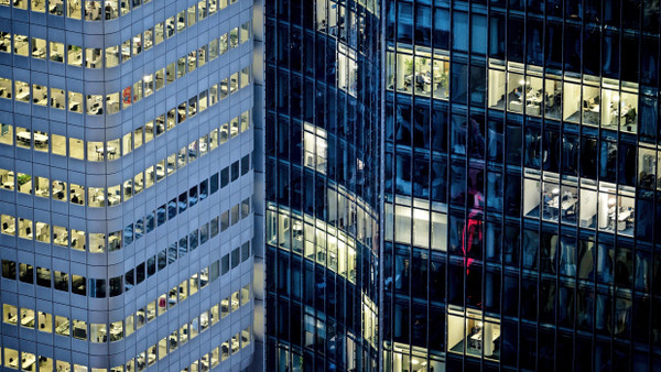 Feierabend? Workaholics sind oft lange im Büro.