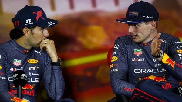 Sergio Perez (l.) und Weltmeister Max Verstappen