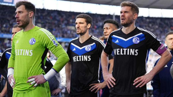 Können den Abstieg in die dritte Liga noch verhindern: die Spieler des FC Schalke 04