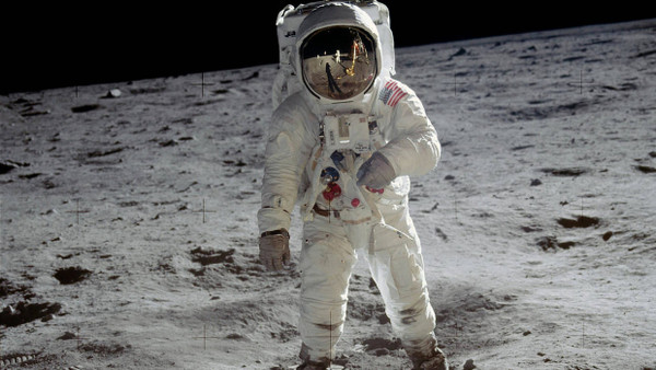 Die erste Mondlandung eines Menschen jährt sich gerade zum 50. Mal und die Vereinigten Staaten  wollen schon bald wieder Astronauten dort herumlaufen lassen.