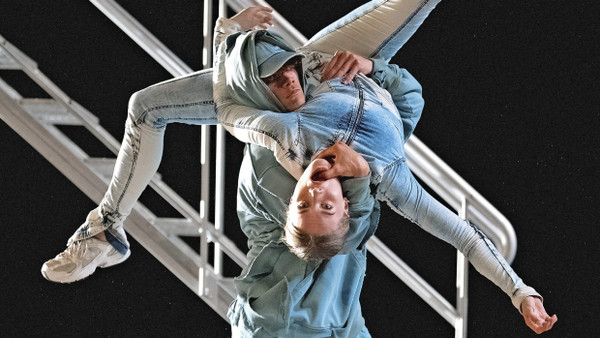 Lärmende Gegenwart: Szene aus „Age of Content“ von „(La) Horde“ & Ballet National de Marseille
