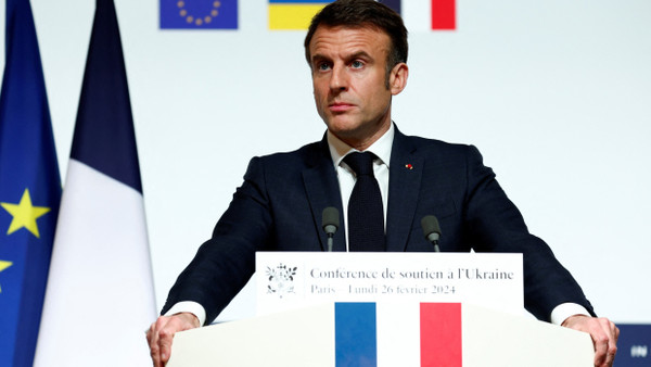 Macron am Montagabend nach der Ukraine-Konferenz in Paris