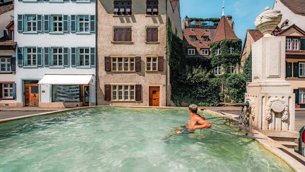 Besonders beliebt bei Badenden: Der Schöneck-Brunnen in Basel