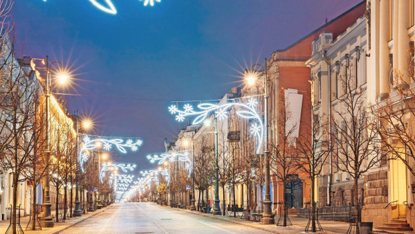 Von der Kathedrale bis zum Parlament: Der Gediminas-Prospekt ist die Hauptstraße von Vilnius und führt einmal quer durch die Stadt.