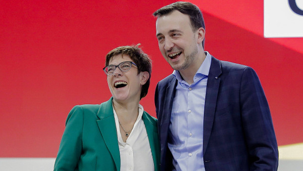 Neues Führungsduo an der Spitze der CDU: Annegret Kramp-Karrenbauer mit ihrem Generalsekretär Paul Ziemiak