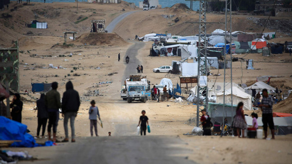 Palästinenser bereiten sich auf die Flucht aus Rafah im südlichen Gazastreifen vor.