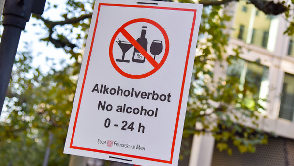 Aus der Innenstadt verbannt: Auf der Zeil in Frankfurt herrscht vorerst Alkoholverbot.