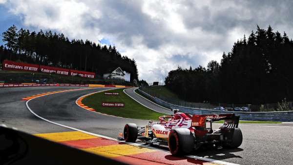 Ein letztes Mal die Kurve kriegen: Die Eau Rouge – hier durchfahren von Kimi Räikkönen 2020 – verschwindet aus dem Formel-1-Kalender.