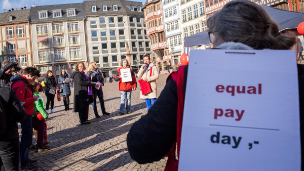 Gegen die Lohnlücke: Protest zum Equal Pay Day am 7. März 2019 in Frankfurt