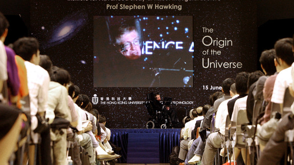 Er war der Höhepunkt einer jeden Kosmologen-Konferenz: Stephen Hawking (1942-2018) rockt den Tagungssaal.