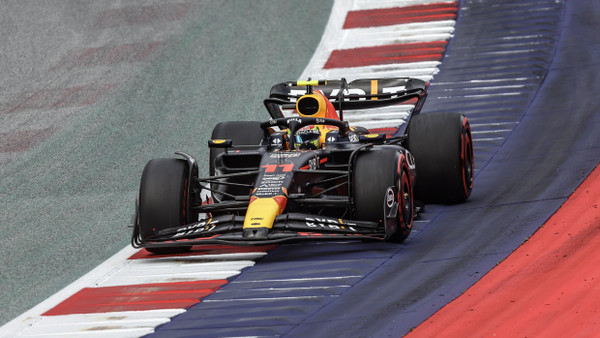 Die Formel in und die Frage nach dem Umgang mit den Track Limits: Sergio Perez beim Rennen in Österreich