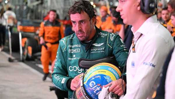 An der körperlichen Grenze: Formel-1-Fahrer Fernando Alonso nach dem Rennen in Qatar