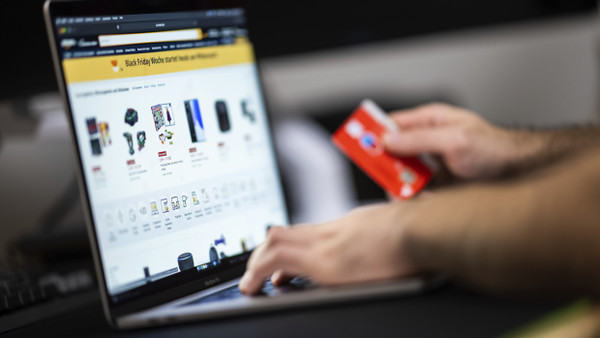 Viele Kunden bezahlen ungern online mit Kreditkarte.