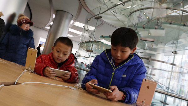 Maximal zwei Stunden pro Tag: China will die Handynutzung für Kinder einschränken.